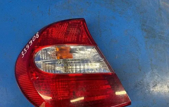 Toyota Camry Boot/trunk interior light 81561AA050