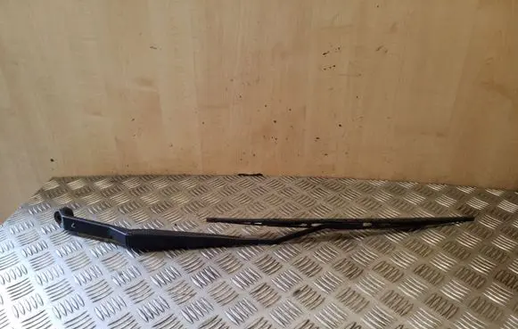 Suzuki Grand Vitara II Front wiper blade arm