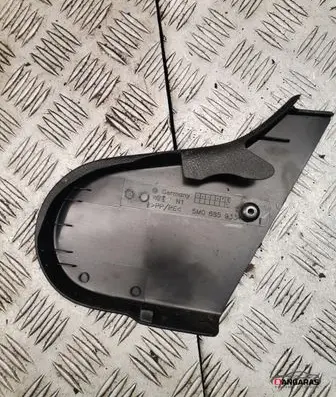 Volkswagen Tiguan Other interior part 5M0885933A