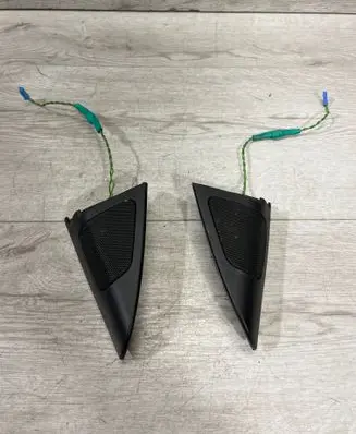 Side speaker trim/cover