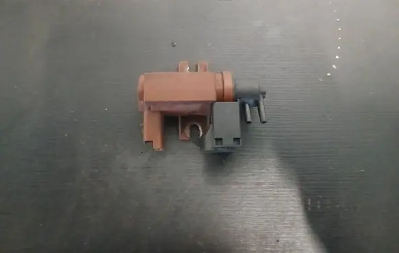 Volvo V70 Turbo solenoid valve 6G9Q9E882CA 70177100