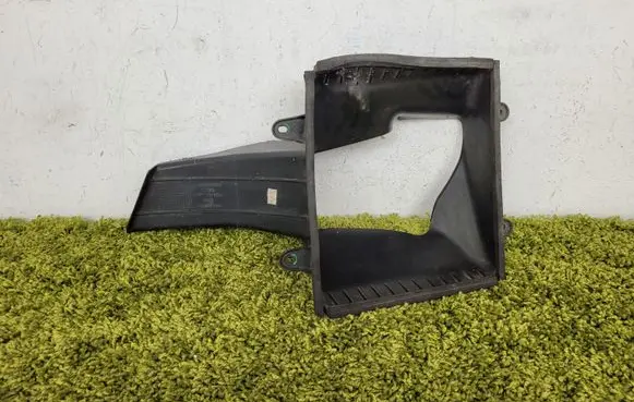 Maserati Quattroporte Intercooler air guide/duct channel 670002898
