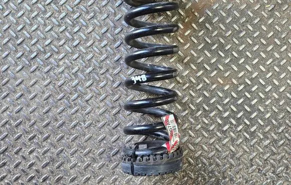 Dodge Challenger Rear coil spring 05168957AB