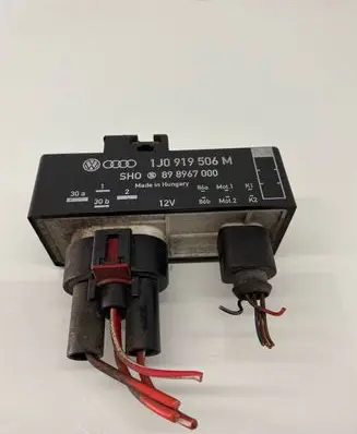 Skoda Fabia Mk2 (5J) Coolant fan relay 1J0919506M 898967000