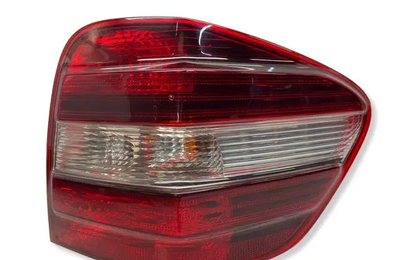 Mercedes-Benz ML W164 Rear/tail lights 404102R