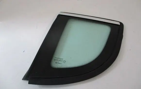 Peugeot 3008 I Rear vent window glass 43R000016