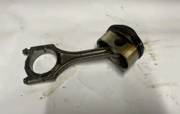 Audi A8 S8 D4 4H Piston 079B