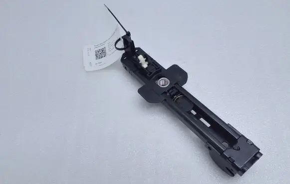 Audi Q7 4L Seat belt adjustment motor 8E0857833F