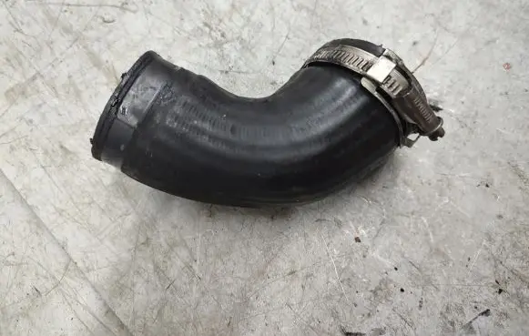 Volkswagen Golf VI Intercooler hose/pipe 1K0145762EL