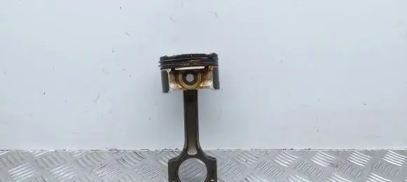 Nissan Juke I F15 Piston with connecting rod HR16