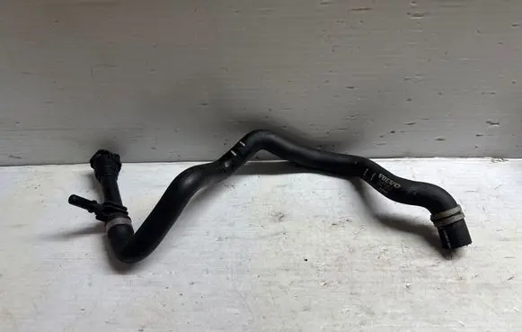 Volvo XC90 Engine coolant pipe/hose 31657656