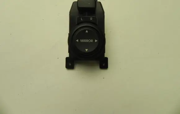 Hyundai i20 (PB PBT) Electric window control switch 202008323 I6162