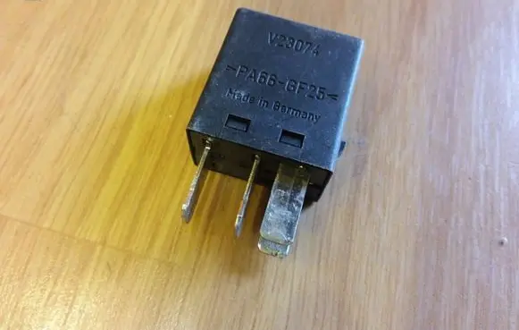 Volvo S40, V40 Other relay MB953382 V23074