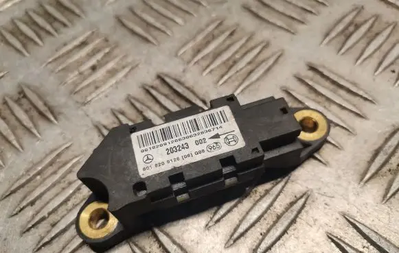 Mercedes-Benz C W203 Airbag deployment crash/impact sensor 0018209126