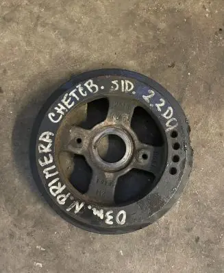 Nissan X-Trail T30 Crankshaft pulley