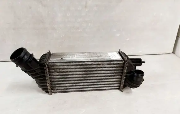 Peugeot 5008 Intercooler radiator 9674720580