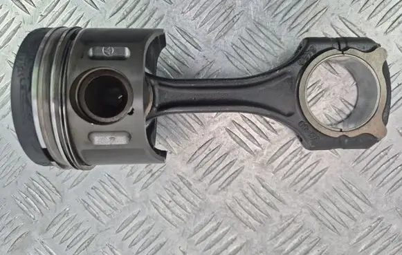 Mercedes-Benz C W204 Piston with connecting rod 646 22308