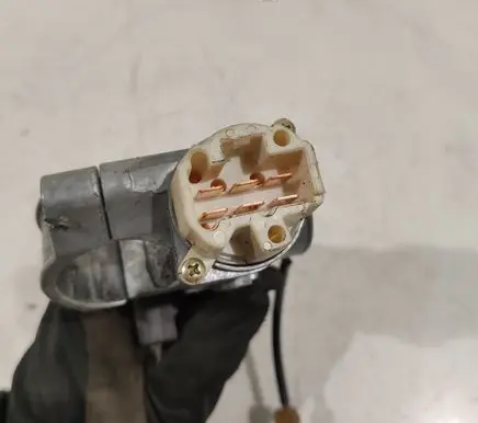 Nissan X-Trail T30 Ignition lock 28590C9902 32375A 5WK48042A