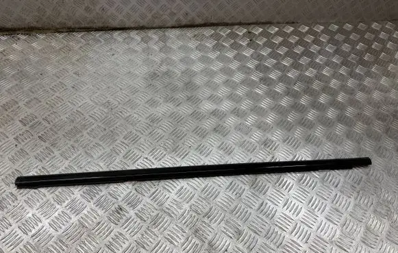 Peugeot 208 II Front door glass trim molding 9823196280