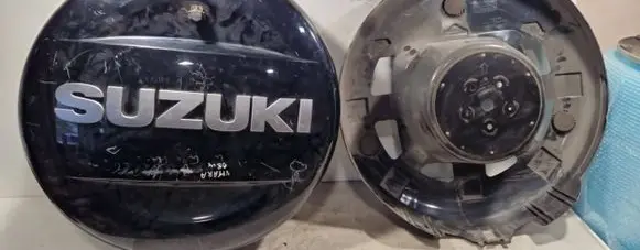 Suzuki Grand Vitara II Spare wheel section trim 7282165JTOA