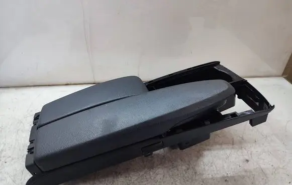 Mercedes-Benz C W204 Armrest A2046801339