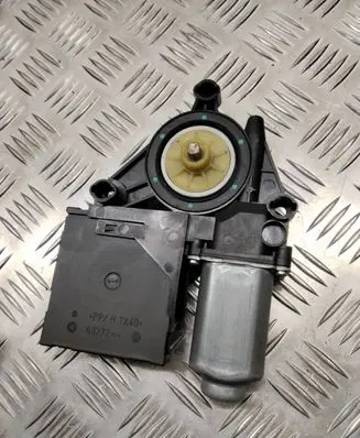 Volkswagen Touran I Front door window regulator motor 1K0959792C 05074631 Z0E6960LT