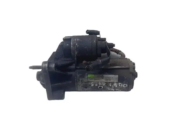 Renault Megane II Starter motor 820033125 D7R49 0232BO