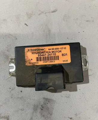 Hyundai Tucson JM Transfer box differential control unit 9544724110 4450000137D