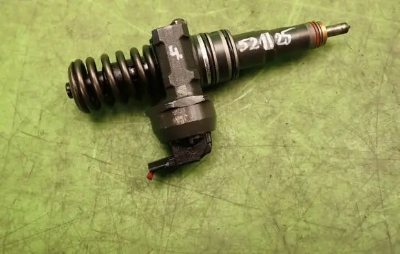 Volkswagen Golf IV Fuel injector 