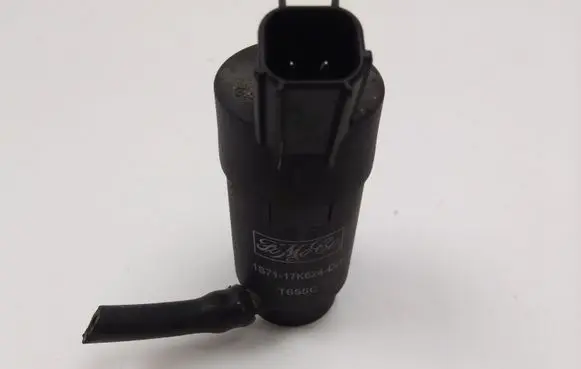Ford Mondeo MK IV Windscreen/windshield washer pump 1S7117K624DD