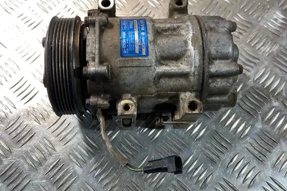 Volvo V50 Air conditioning (A/C) compressor (pump) 3M5H19D629HE