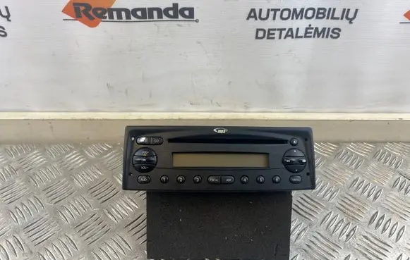 Iveco Daily 35 - 40.10 Radio/CD/DVD/GPS head unit 7607005082