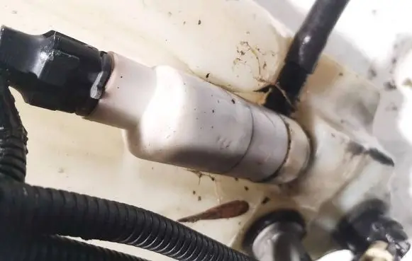 Chrysler 300 - 300C Windscreen/windshield washer pump 