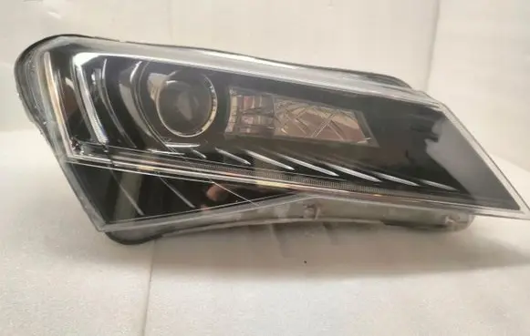 Skoda Superb B8 (3V) Headlight/headlamp