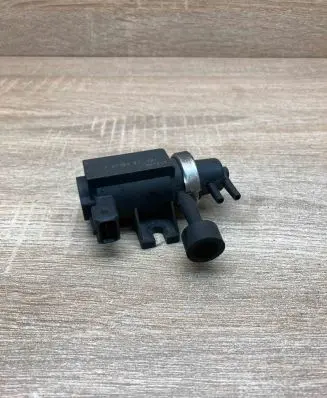 Audi A4 S4 B5 8D Turbo solenoid valve 72190301 98T293