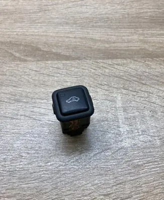 Audi A8 S8 D3 4E Alarm switch 4E0962109A