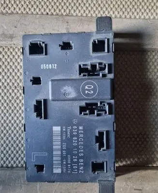 Mercedes-Benz Vito Viano W639 Door control unit/module 6398201026