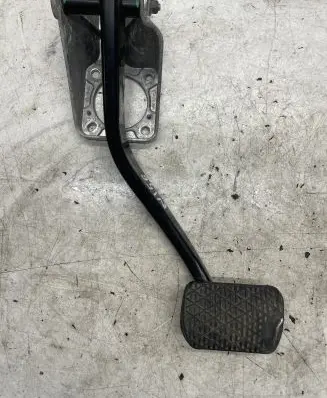 Mercedes-Benz ML W164 Brake pedal A1642900401 ZGS004 05230014