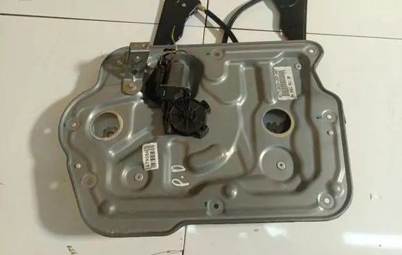 Nissan Qashqai Sliding door window regulator with motor 