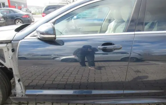 Jaguar XF X250 Front door