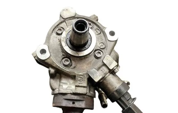 BMW 5 E60 E61 Fuel injection high pressure pump 7807495 0445010510 7804376