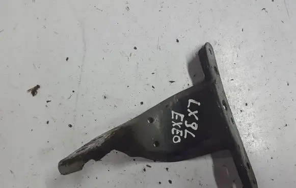 Fender mounting bracket