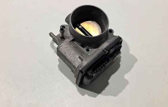 Lexus IS 220D-250-350 Throttle valve 2203031020