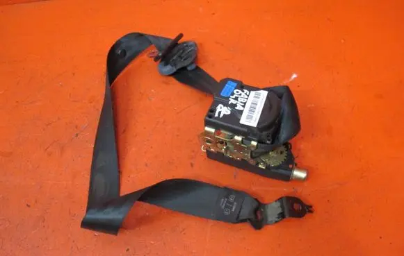Skoda Fabia Mk1 (6Y) Front seatbelt 6Y0857702B