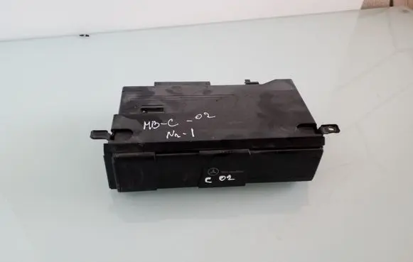 Mercedes-Benz C W203 CD/DVD changer A2038209089