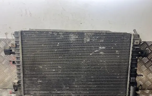 Opel Zafira A Coolant radiator 0886A