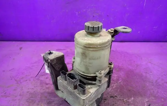 Volkswagen Fox Power steering pump 6Q0423155AJ