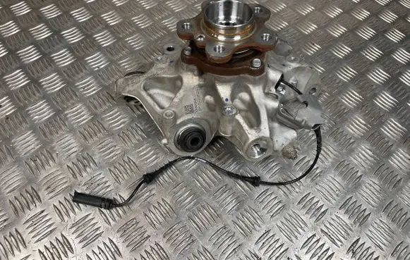 Rear wheel hub