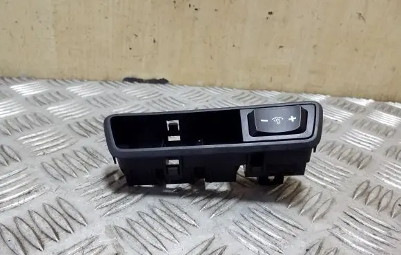 Hyundai ix35 Other switches/knobs/shifts 937002S300