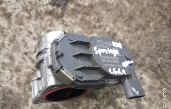 KIA Sportage Throttle body valve 351002U000 21240002408 A2C39810100